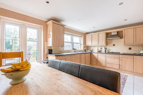 1 Wyndhurst Close, South Croydon, CR2 6EP