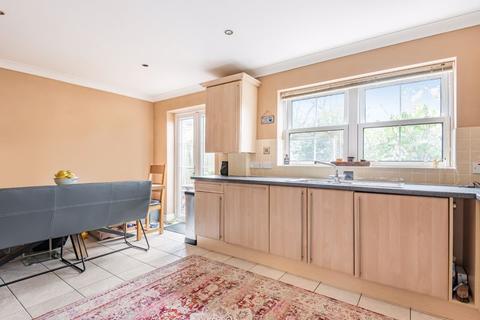 1 Wyndhurst Close, South Croydon, CR2 6EP