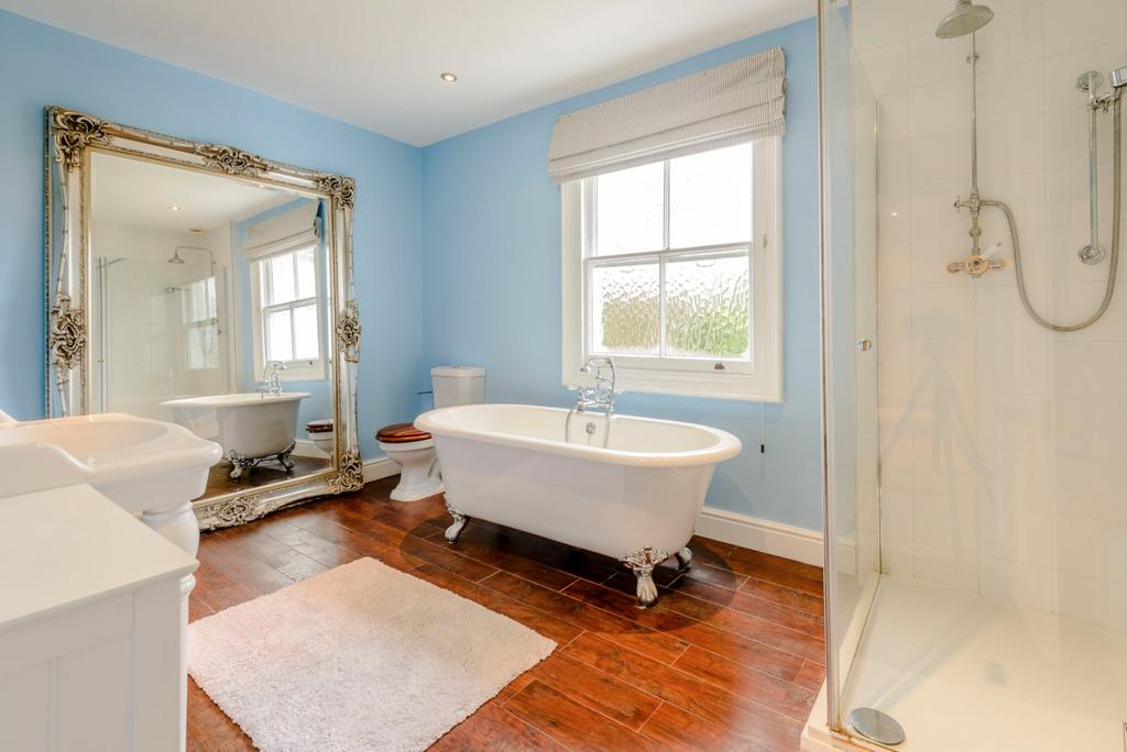 Principal Bathroom