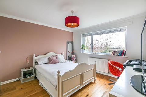 34 Dornton Road, South Croydon, CR2 7DQ