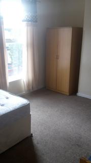 3 bedroom terraced house to rent, Davenport Avenue M20