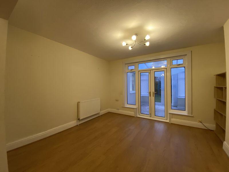 Dining room to...