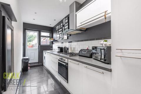 23 Shaftesbury Road, Romford, RM1 2QH