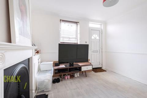 23 Shaftesbury Road, Romford, RM1 2QH
