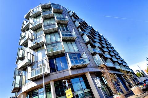 undefined, Abito, 85 Greengate, Salford, M3