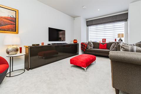 37 Long Fallow, St Albans, AL2 3ED