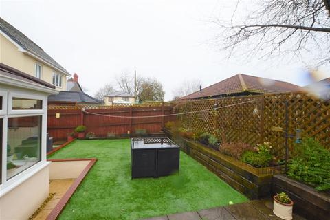 5 Clos Cerrig, Cwmgors, Ammanford, SA18 1AX