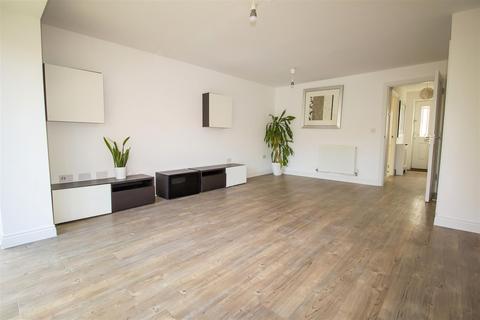 38 Cantley Road, Great Denham, Bedford, MK40 4RX