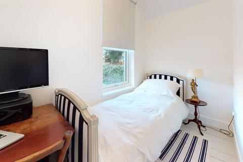 16 Church Road, Dover, CT17 9LW