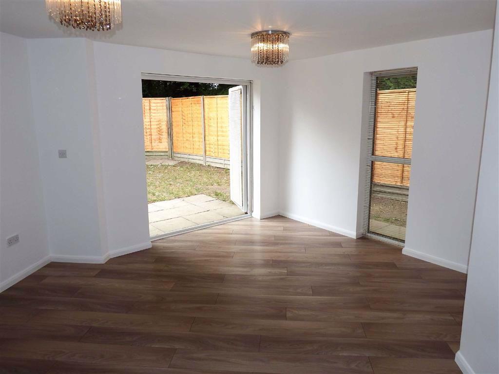 Brunel Road, Stevenage, Hertfordshire, SG2 3 bed detached house £325,000