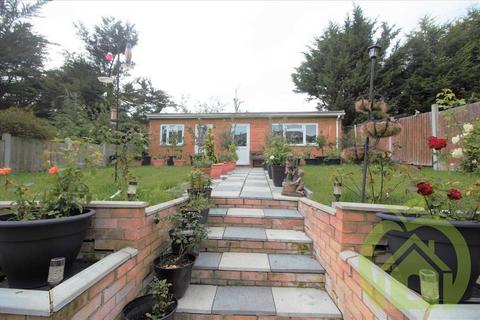 5 bedroom semi-detached house to rent - Spacious, Hornchurch