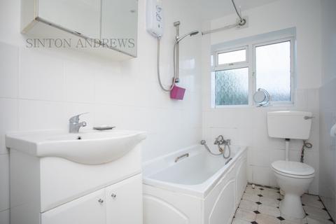 16 Sandall Close, London, W5 1JE