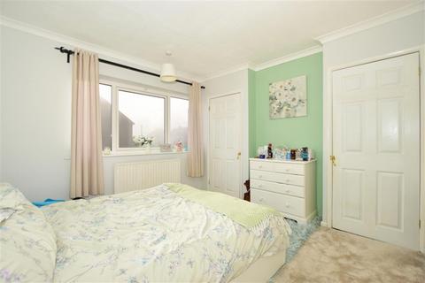 4 Lime Grove, Warlingham, CR6 9DB