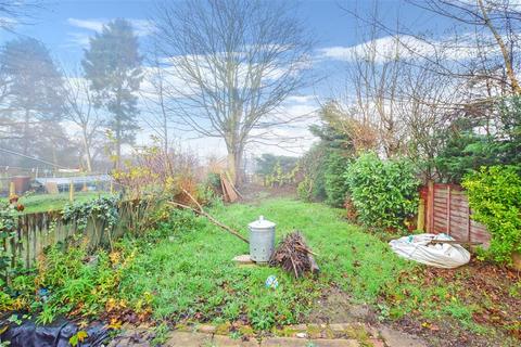 4 Lime Grove, Warlingham, CR6 9DB