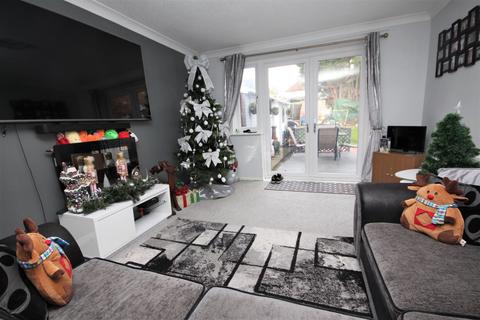 16 Bognor Road, Broadstone, BH18 9HA