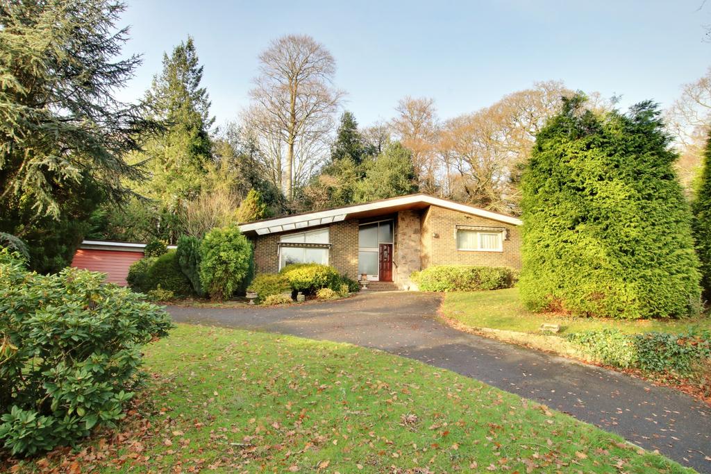 Crampmoor Lane, Romsey 4 bed detached bungalow £650,000