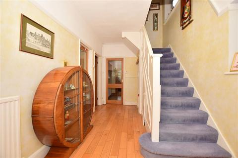 4 Kingsway, Chatham, ME5 7HT