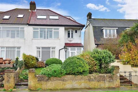 4 Kingsway, Chatham, ME5 7HT