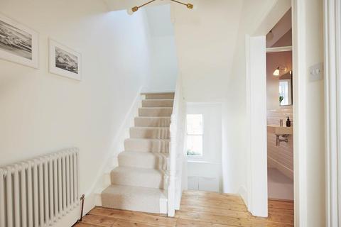37c Whiteley Road, London, SE19 1JU