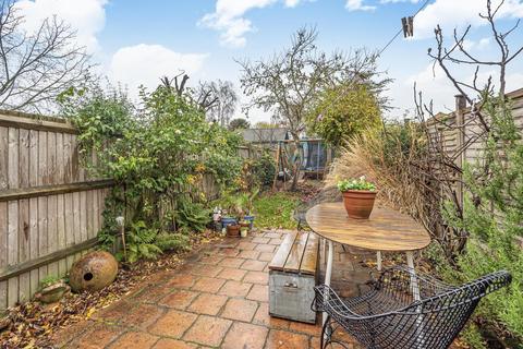17 Victoria Road, Kingston Upon Thames, KT1 3DW