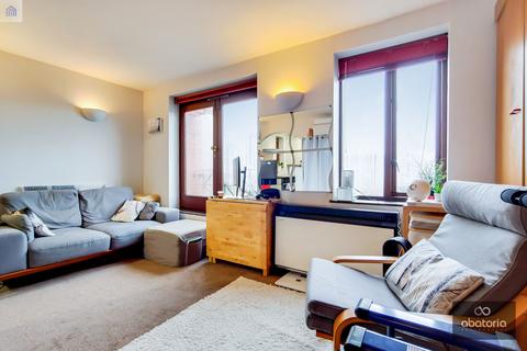 62 Discovery Walk, London, E1W 2JG
