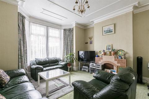 13 Cleveleys Road, London, E5 9JW