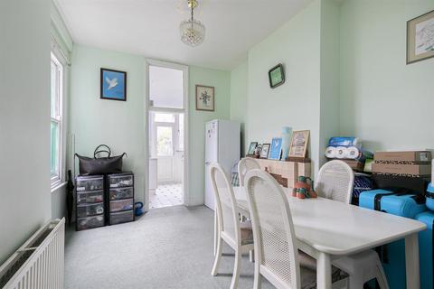 13 Cleveleys Road, London, E5 9JW