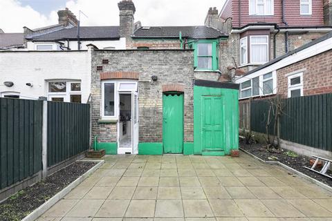 13 Cleveleys Road, London, E5 9JW