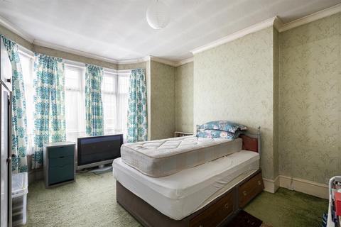 13 Cleveleys Road, London, E5 9JW