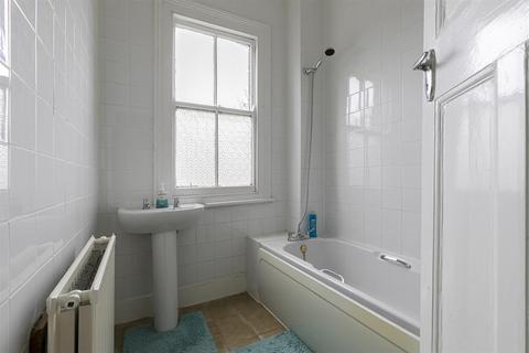 13 Cleveleys Road, London, E5 9JW