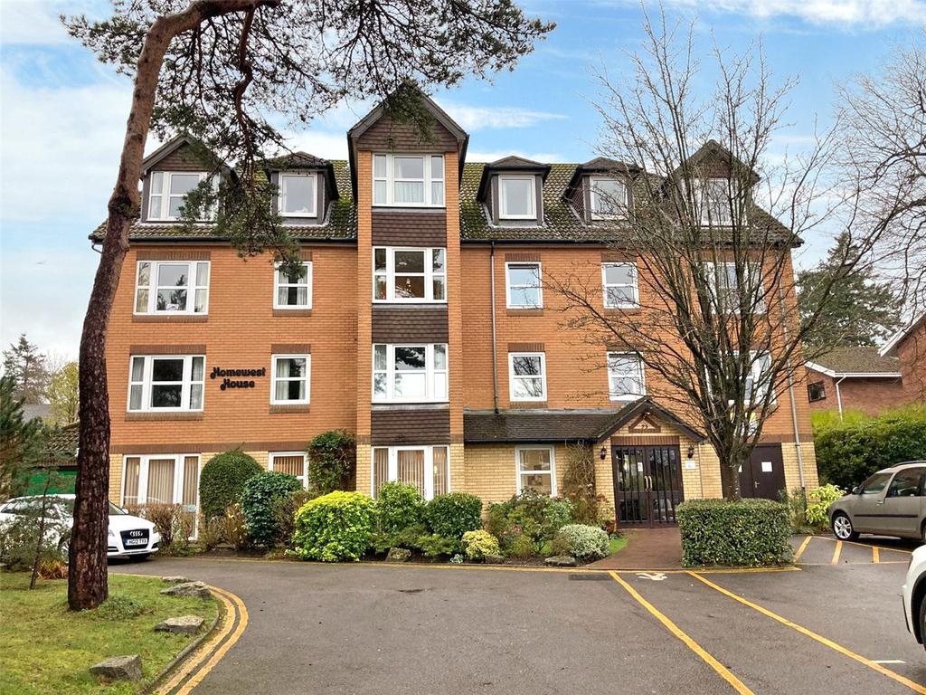 Poole Road, Westbourne, Bournemouth, Dorset, BH4 1 bed apartment £135,000