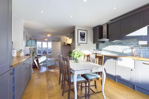 3 Compton Close, London, SE15 5FZ