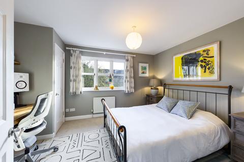 3 Compton Close, London, SE15 5FZ