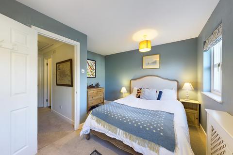 3 Compton Close, London, SE15 5FZ