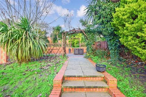 9 Brook Lane, Snodland, ME6 5JS