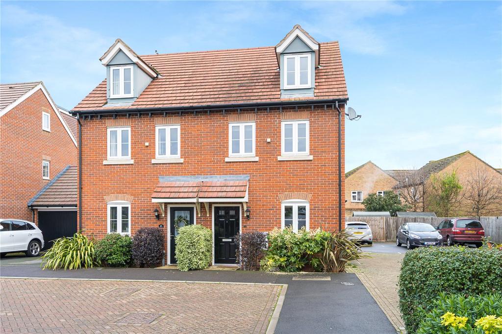 Corbetts Way, Thame, OX9 3 bed semidetached house £425,000