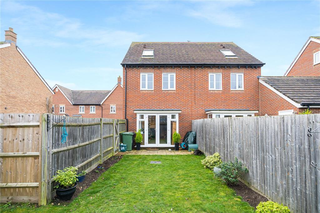 Corbetts Way, Thame, OX9 3 bed semidetached house £425,000