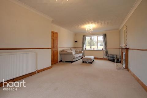 18 Downham Road, Outwell, Wisbech, PE14 8SE