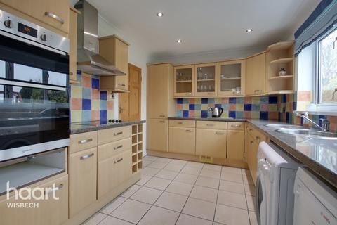 18 Downham Road, Outwell, Wisbech, PE14 8SE