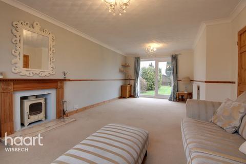 18 Downham Road, Outwell, Wisbech, PE14 8SE