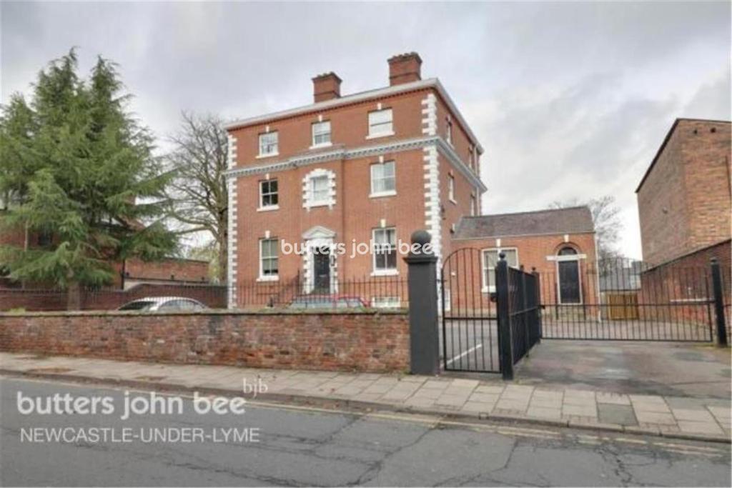 Buckingham House, West St, Congleton 2 bed flat £575 pcm (£133 pw)
