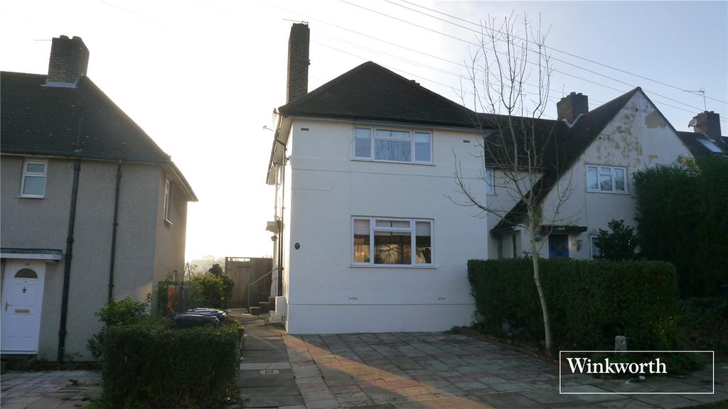 Well Road, EN5 3 bed house £525,000
