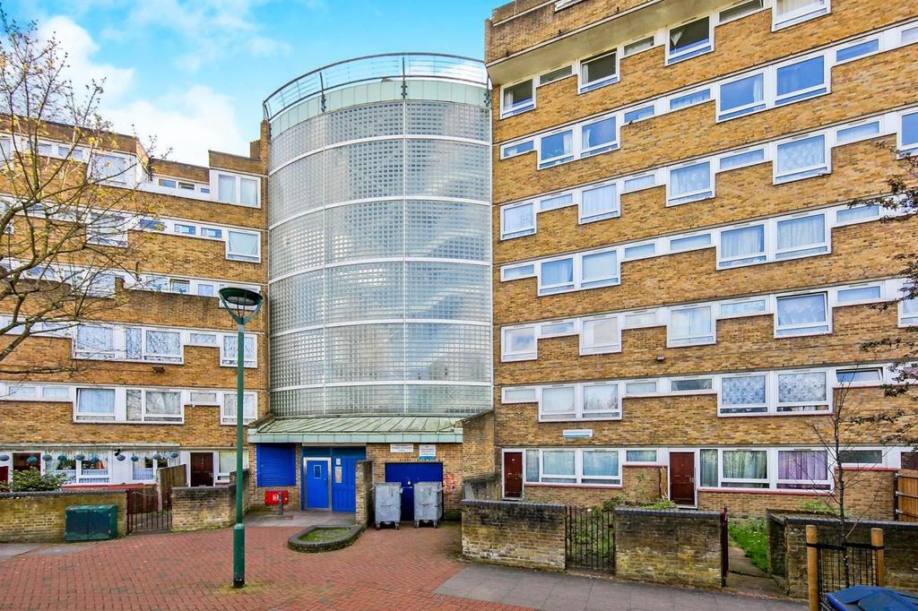 Bibury Close Peckham SE15 2 bed £1,300 pcm (£300 pw)