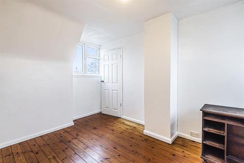 31 First Avenue, Wetherby, LS22 6JL