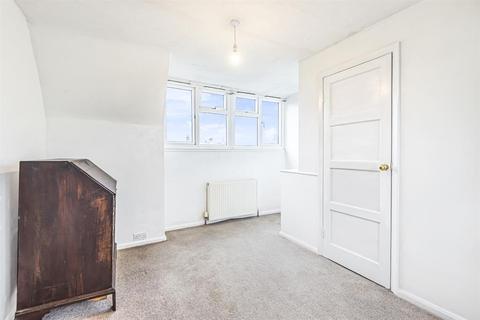 31 First Avenue, Wetherby, LS22 6JL