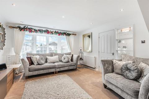 10 Hunters Walk, Wetherby, LS22 7XX