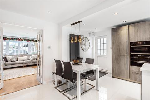 10 Hunters Walk, Wetherby, LS22 7XX