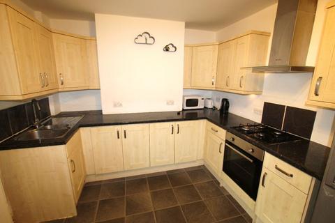 3 bedroom terraced house to rent, York Road, Canterbury