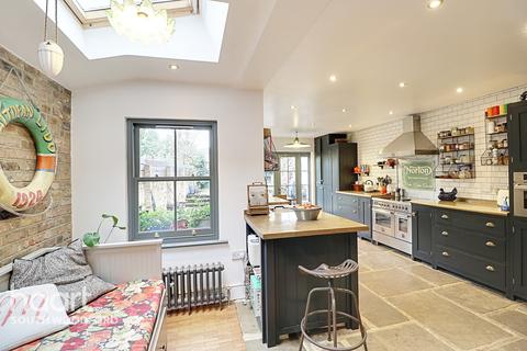 22 Marlborough Road, London, E18 1AP
