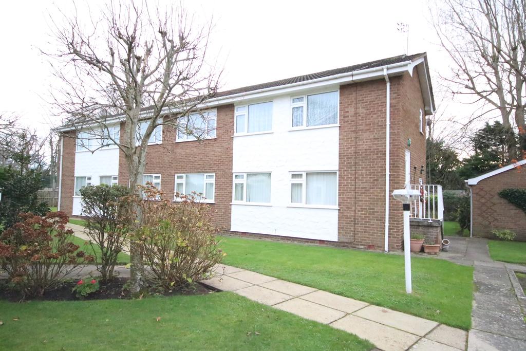 Gores Lane, Formby, Liverpool L37 2 bed apartment £275,000